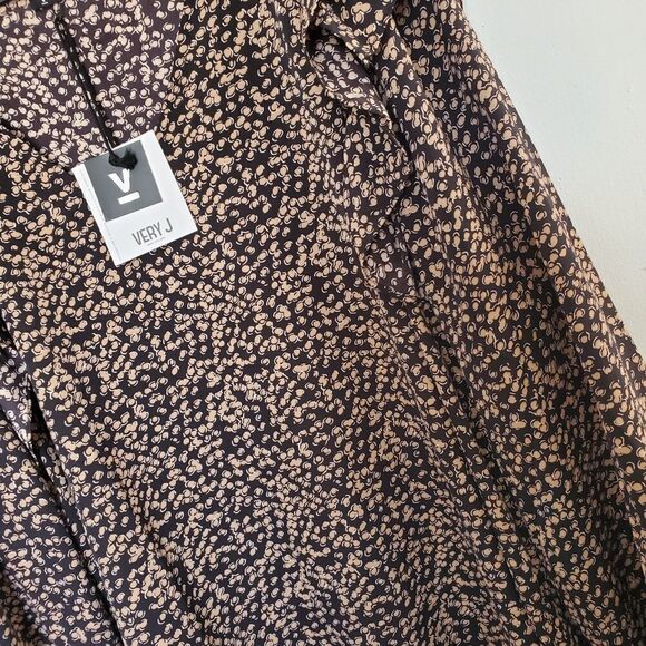 Very J Women's Plus Size Size 2XL Black and Tan Printed Long Sleeve Blouse - Picture 3 of 12